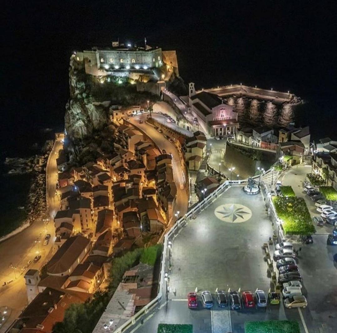 مبيت وإفطار Romeo E Giulietta سيلا المظهر الخارجي الصورة